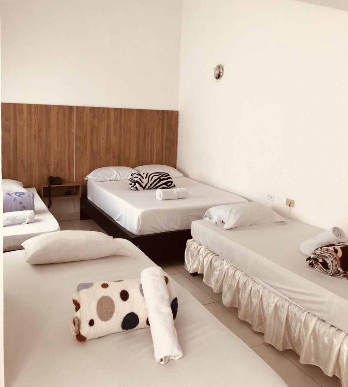 Hotel Center Plaza Plus Кукута Екстер'єр фото